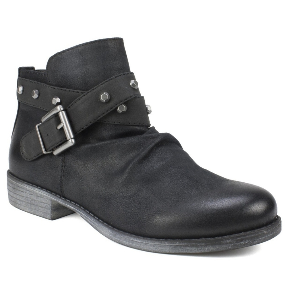 White mountain  women boots